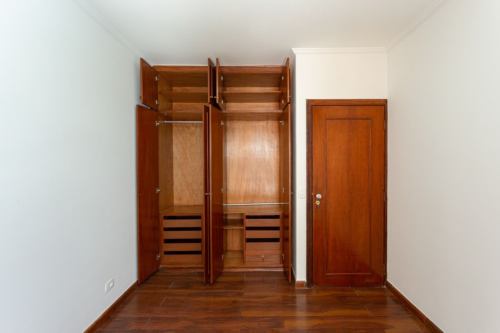 Apartamento à venda com 2 quartos, 87m² - Foto 23