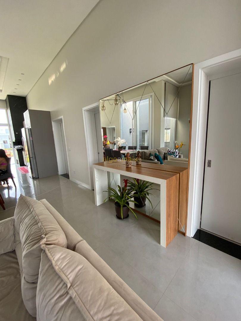 Casa de Condomínio à venda com 4 quartos, 180m² - Foto 4