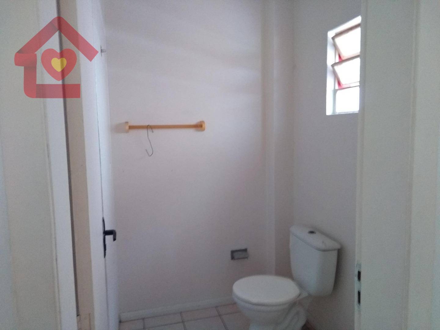 Casa para alugar com 2 quartos, 85m² - Foto 8