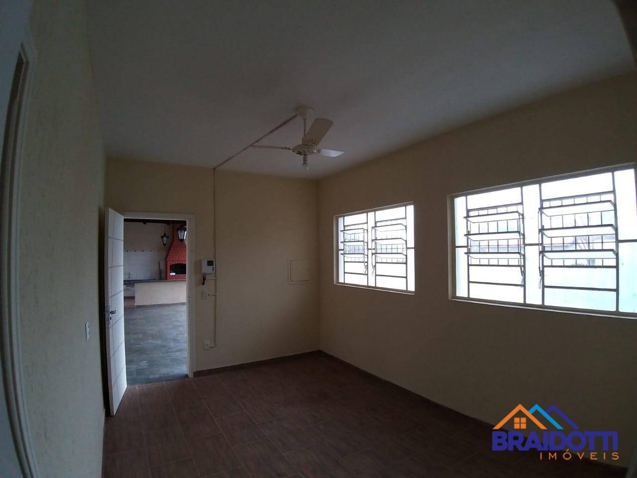 Chácara à venda com 3 quartos, 300m² - Foto 8