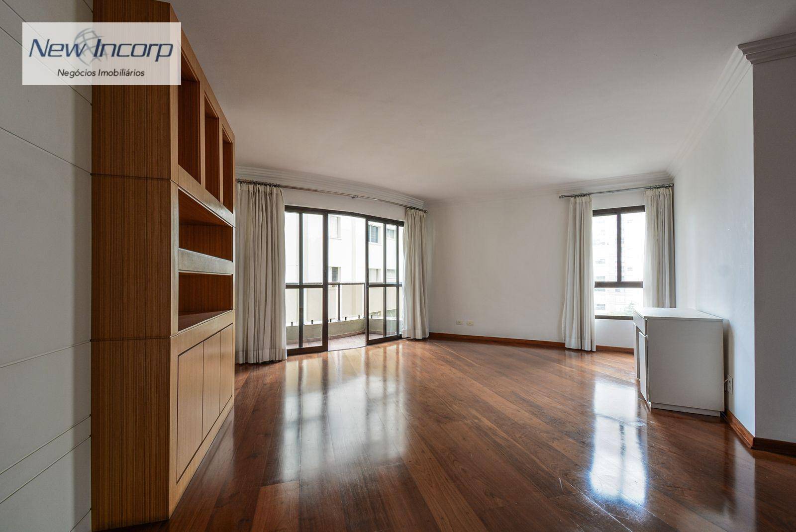 Apartamento à venda com 3 quartos, 178m² - Foto 2