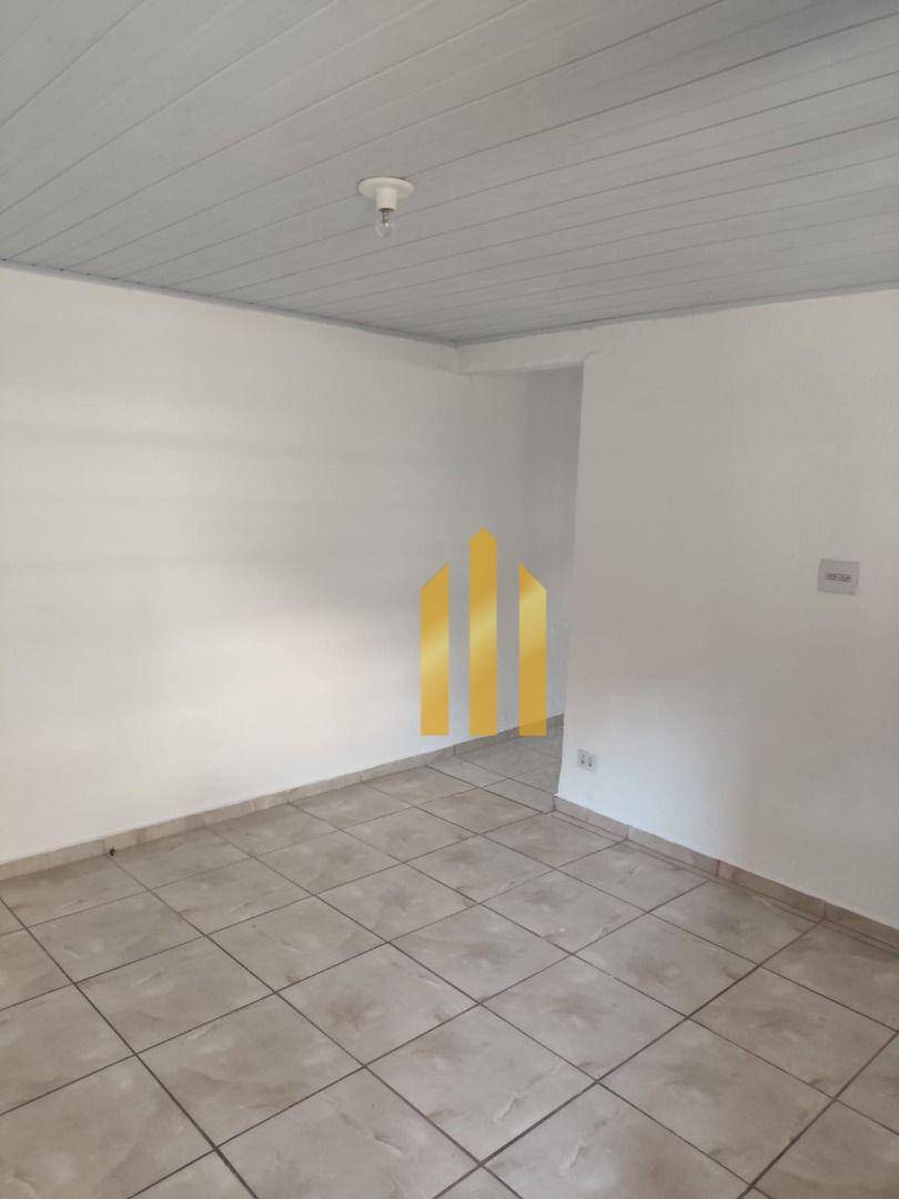 Casa para alugar com 1 quarto, 65m² - Foto 4