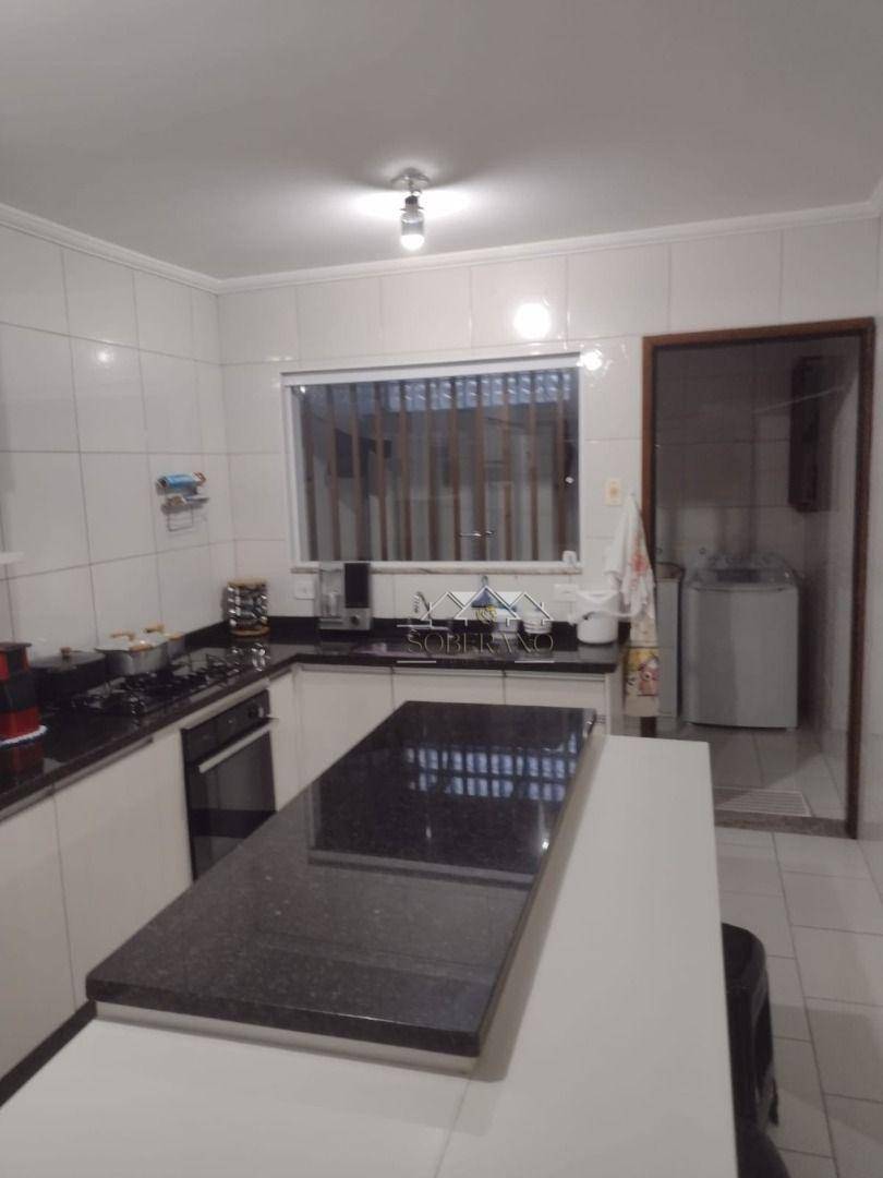 Sobrado à venda com 3 quartos, 111m² - Foto 1