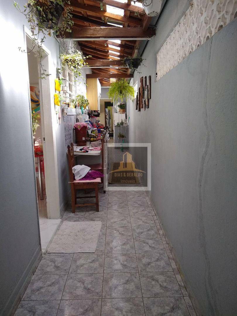 Casa à venda com 3 quartos, 122m² - Foto 17