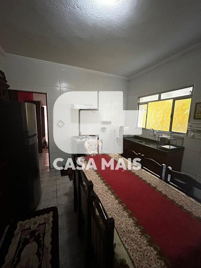 Casa à venda com 6 quartos, 250m² - Foto 17