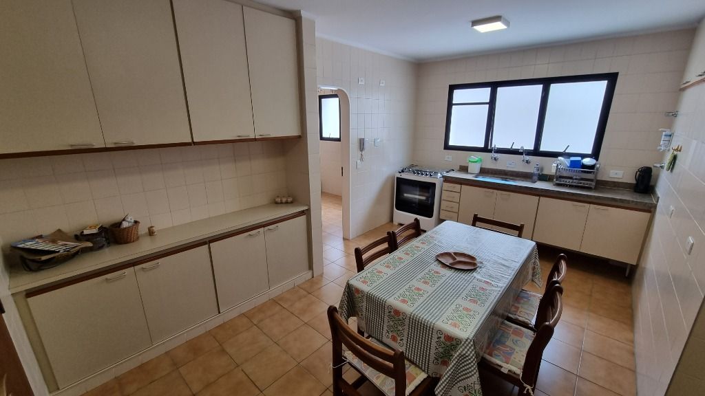 Apartamento à venda com 3 quartos, 140m² - Foto 17