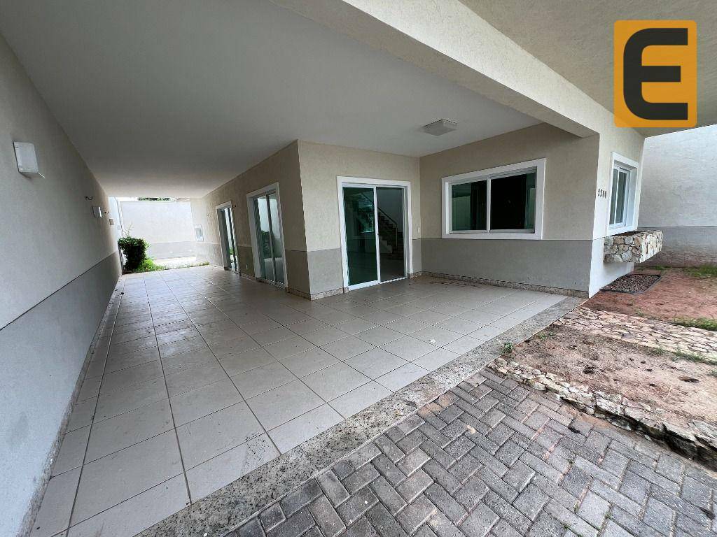 Casa de Condomínio à venda com 3 quartos, 278m² - Foto 2