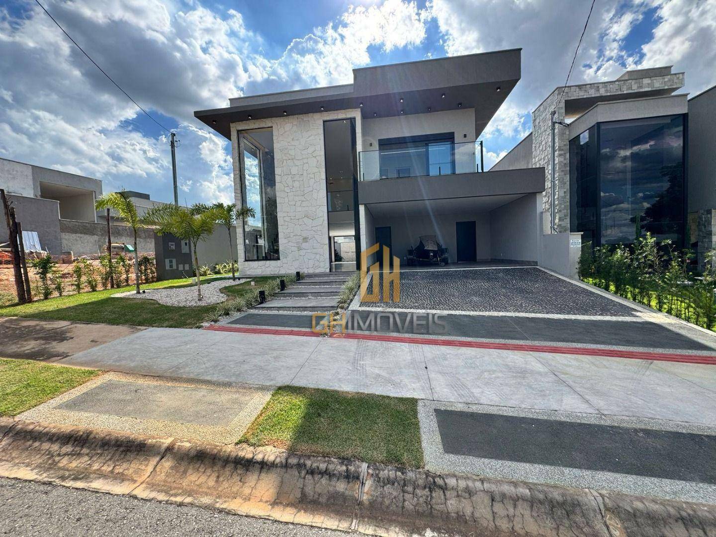 Sobrado à venda com 3 quartos, 312m² - Foto 2