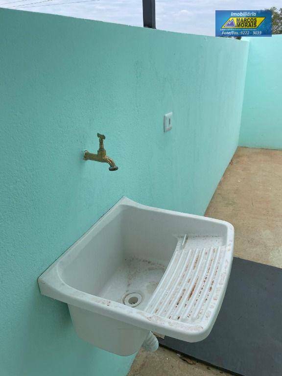Casa para alugar com 2 quartos, 60m² - Foto 11