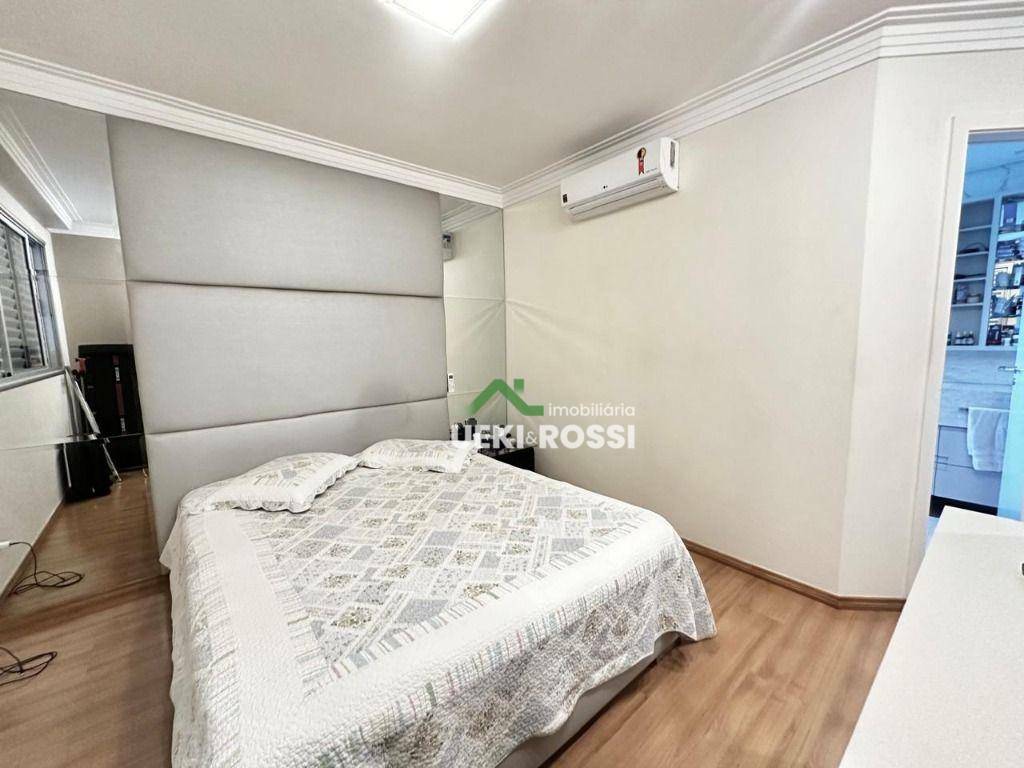 Apartamento para alugar com 3 quartos, 161m² - Foto 15