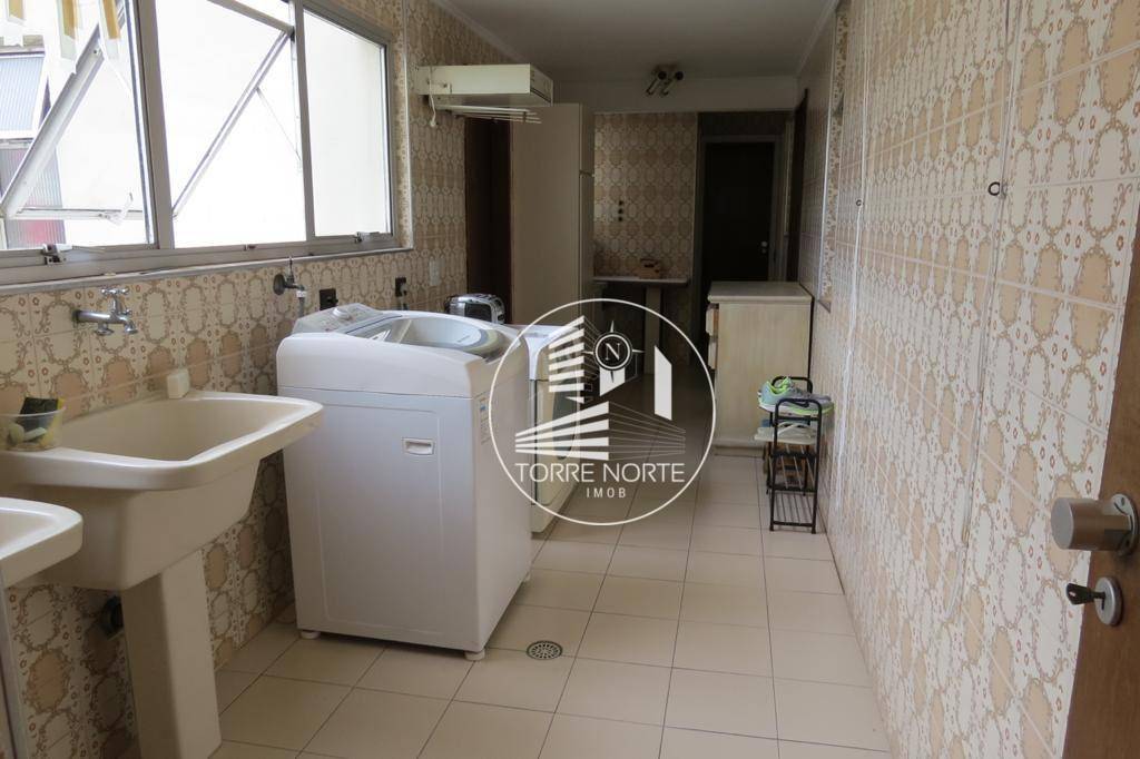 Apartamento à venda com 3 quartos, 220m² - Foto 13