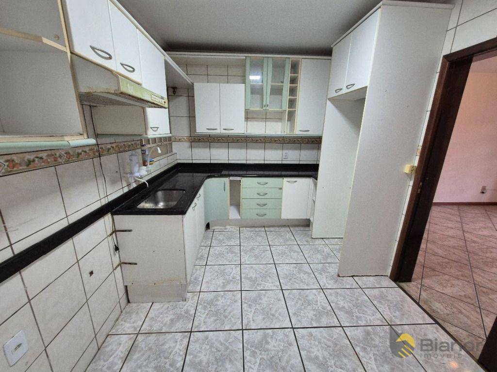 Apartamento para alugar com 3 quartos, 100m² - Foto 6