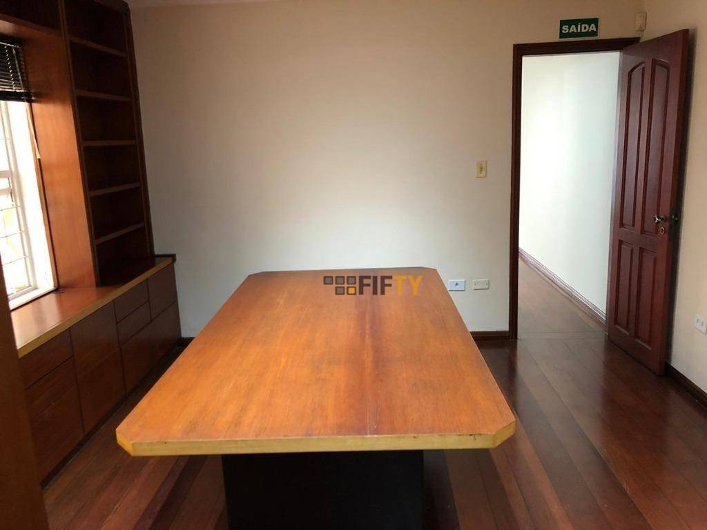Casa à venda e aluguel com 6 quartos, 200m² - Foto 10
