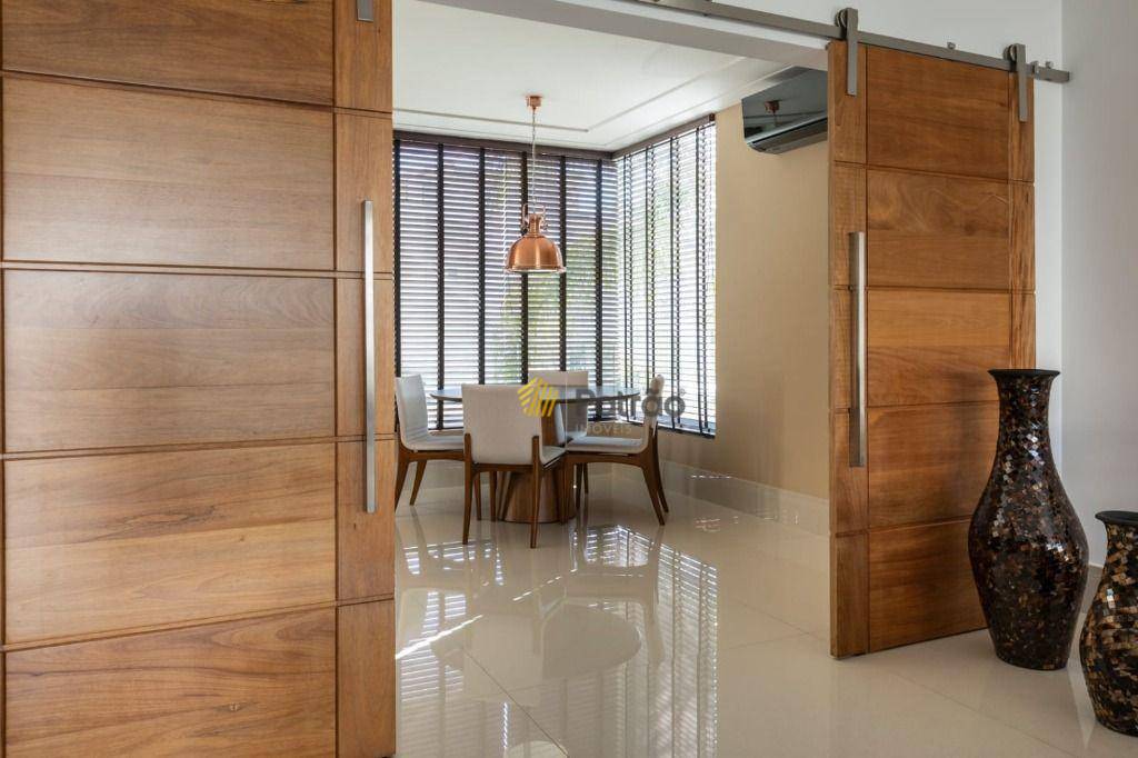 Casa de Condomínio à venda com 4 quartos, 550m² - Foto 18