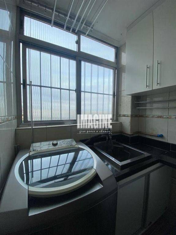 Apartamento à venda com 2 quartos, 66m² - Foto 11