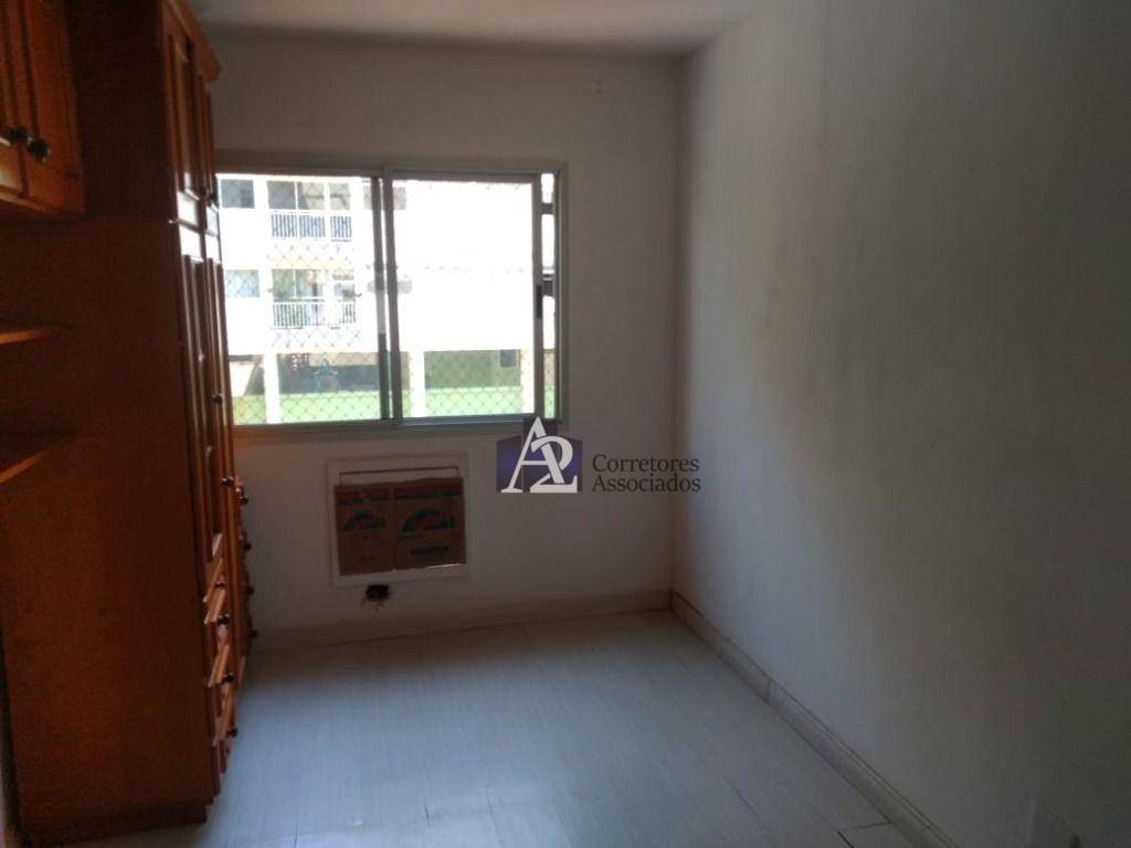 Apartamento à venda com 2 quartos, 70m² - Foto 11