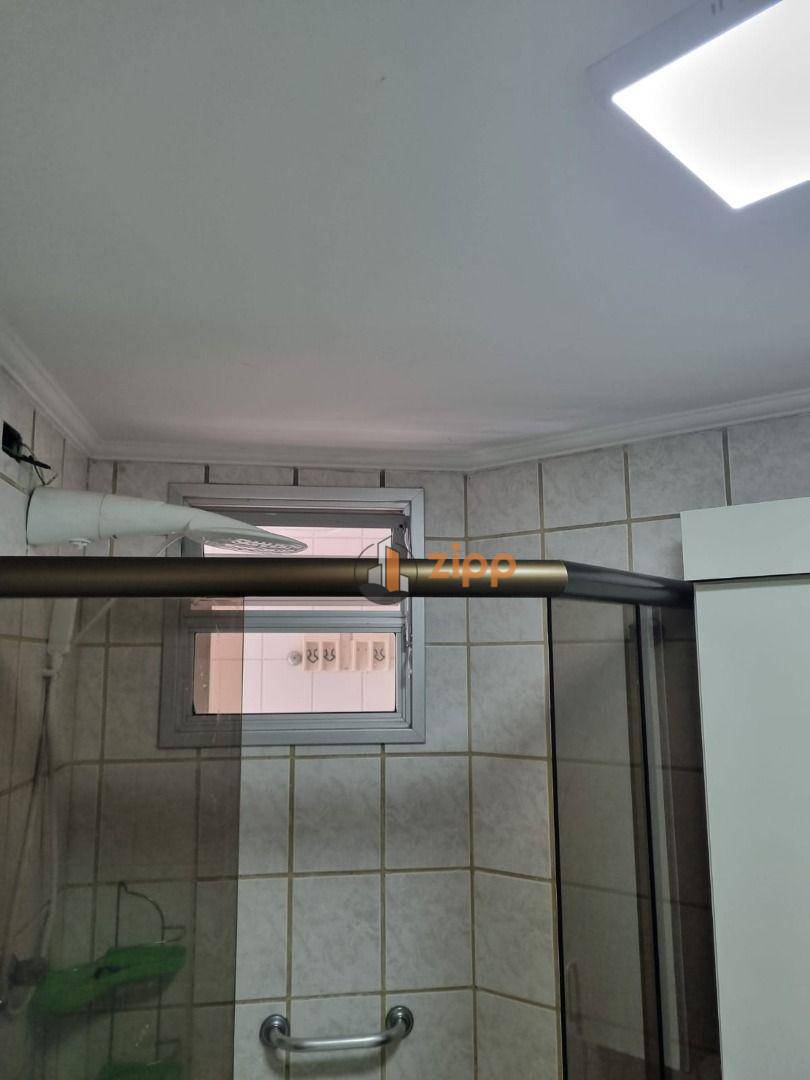 Apartamento para alugar com 3 quartos, 70m² - Foto 11