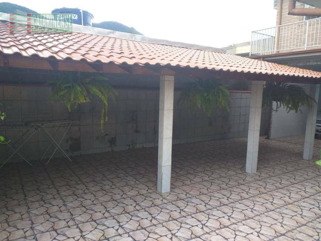 Casa à venda com 4 quartos, 220m² - Foto 9