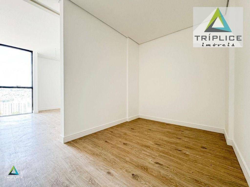 Apartamento à venda com 3 quartos, 141m² - Foto 11