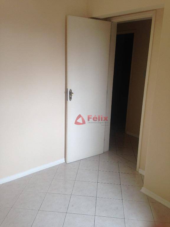 Apartamento à venda com 3 quartos, 110m² - Foto 24