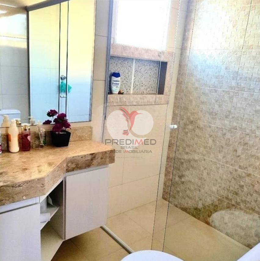 Casa à venda com 5 quartos, 201m² - Foto 3