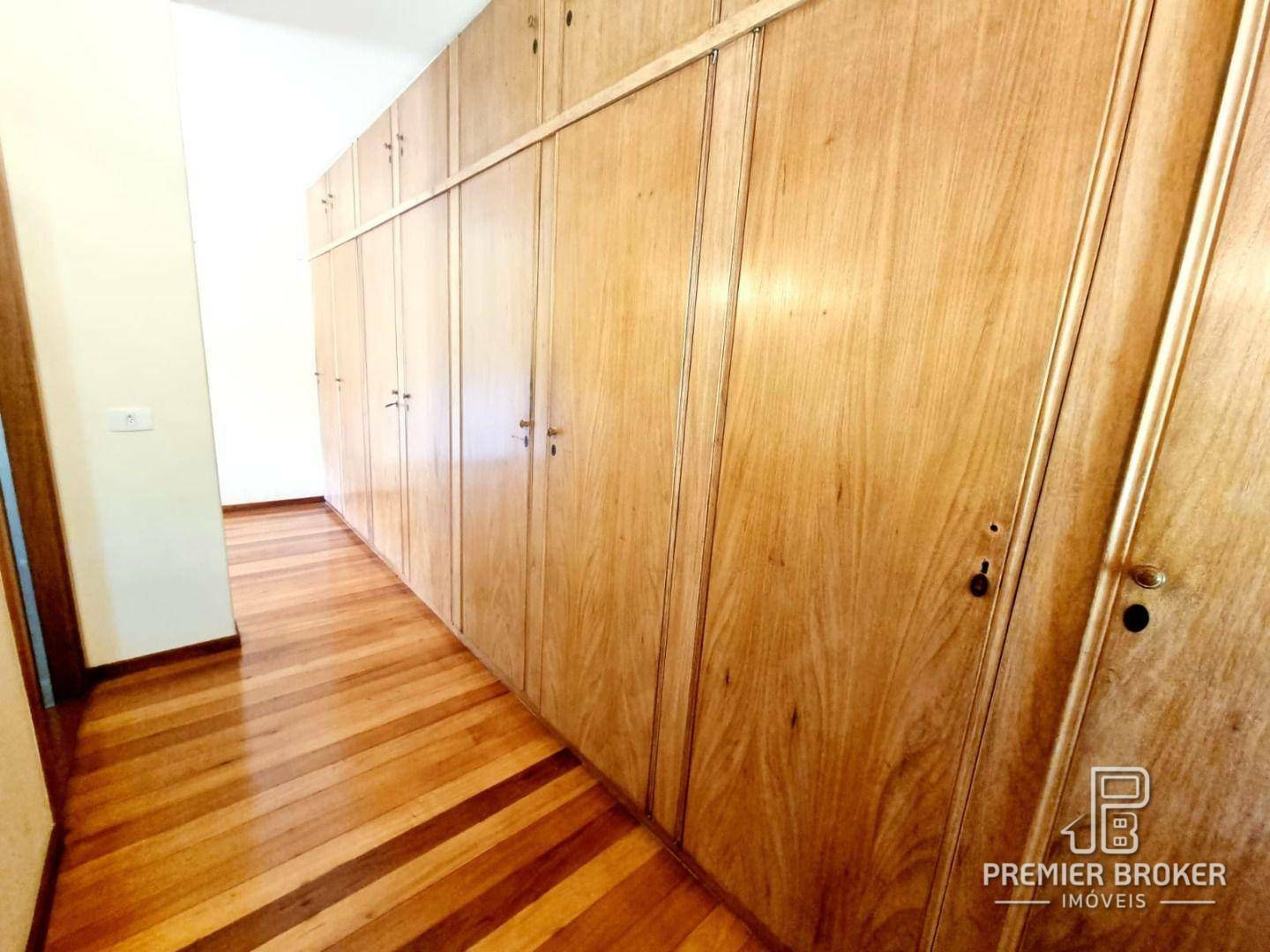 Casa à venda com 6 quartos, 950m² - Foto 37