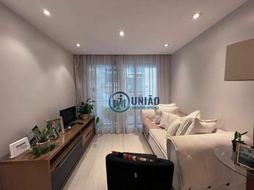 Apartamento à venda com 3 quartos, 105m² - Foto 1