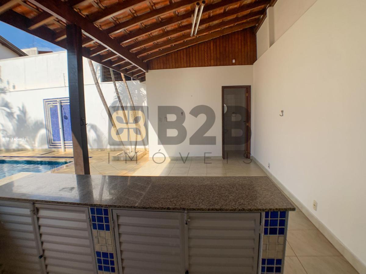 Casa à venda com 3 quartos, 300m² - Foto 7