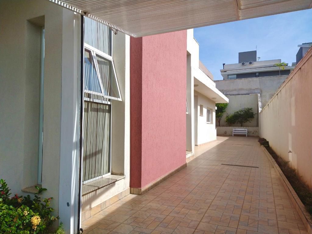 Casa à venda com 3 quartos, 230m² - Foto 7