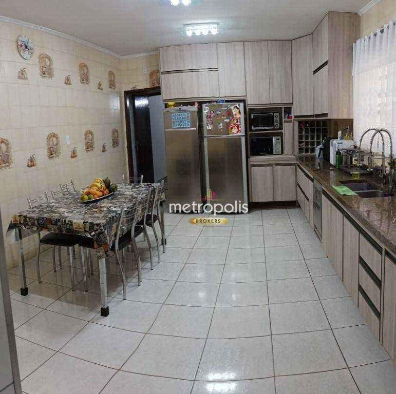 Sobrado à venda com 4 quartos, 310m² - Foto 1