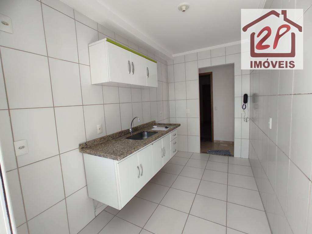 Apartamento à venda com 3 quartos, 77m² - Foto 4