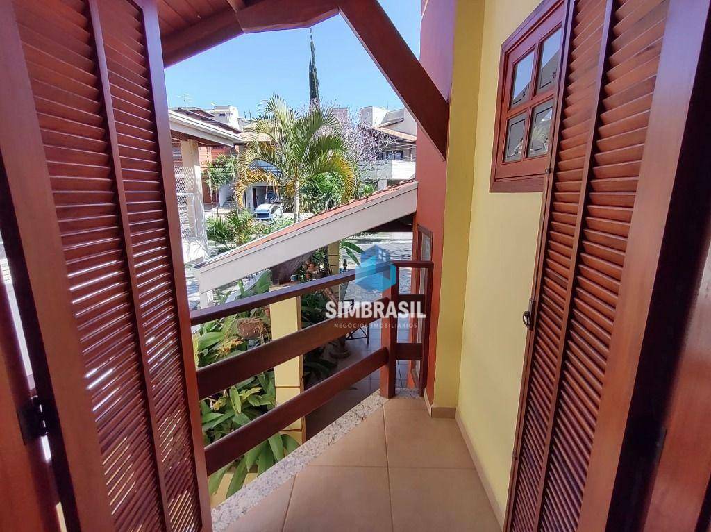 Casa à venda com 3 quartos, 194m² - Foto 14