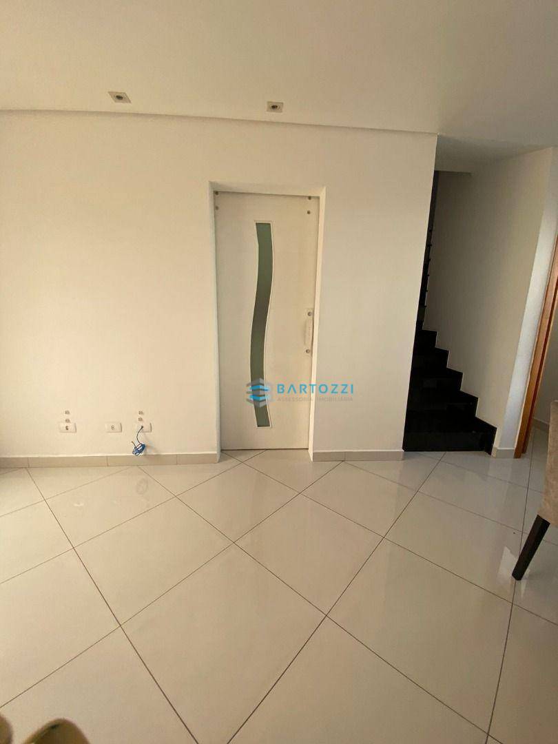 Sobrado à venda com 3 quartos, 100m² - Foto 4