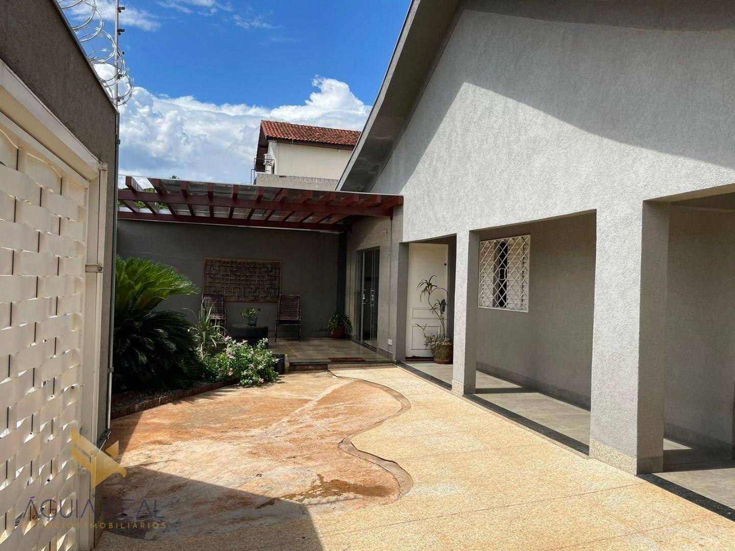 Casa à venda com 4 quartos, 230m² - Foto 5