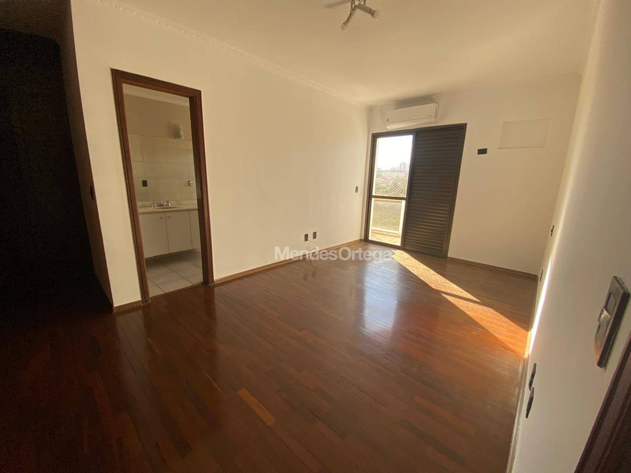 Apartamento para alugar com 3 quartos, 206m² - Foto 20