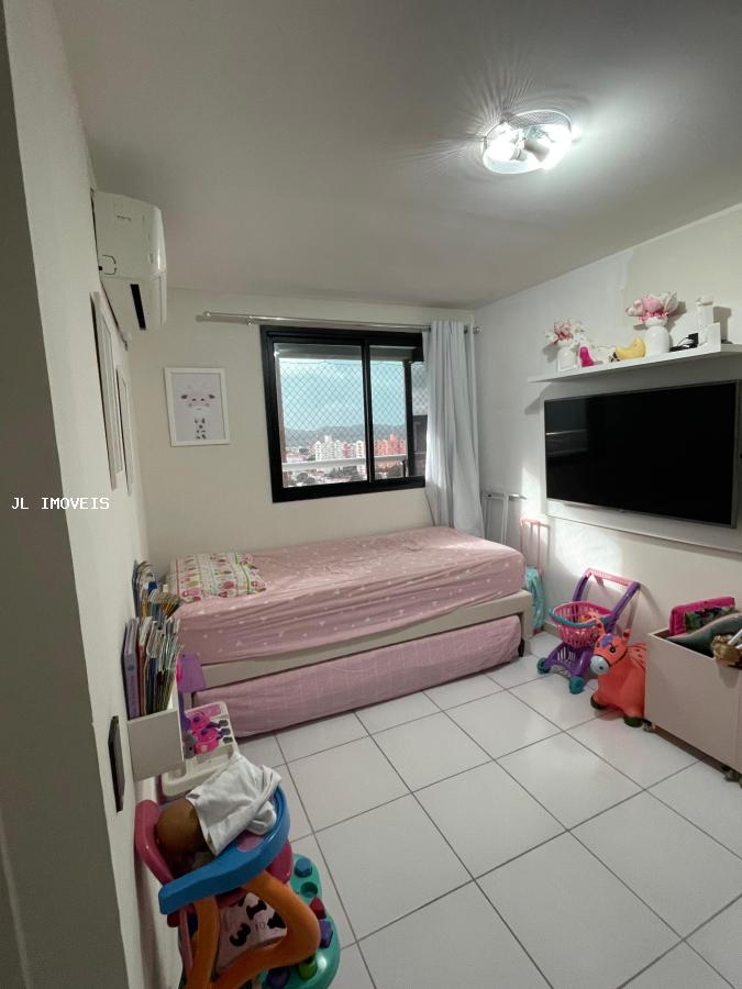 Apartamento à venda com 3 quartos, 120m² - Foto 4