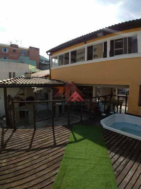 Casa à venda com 2 quartos, 300m² - Foto 23