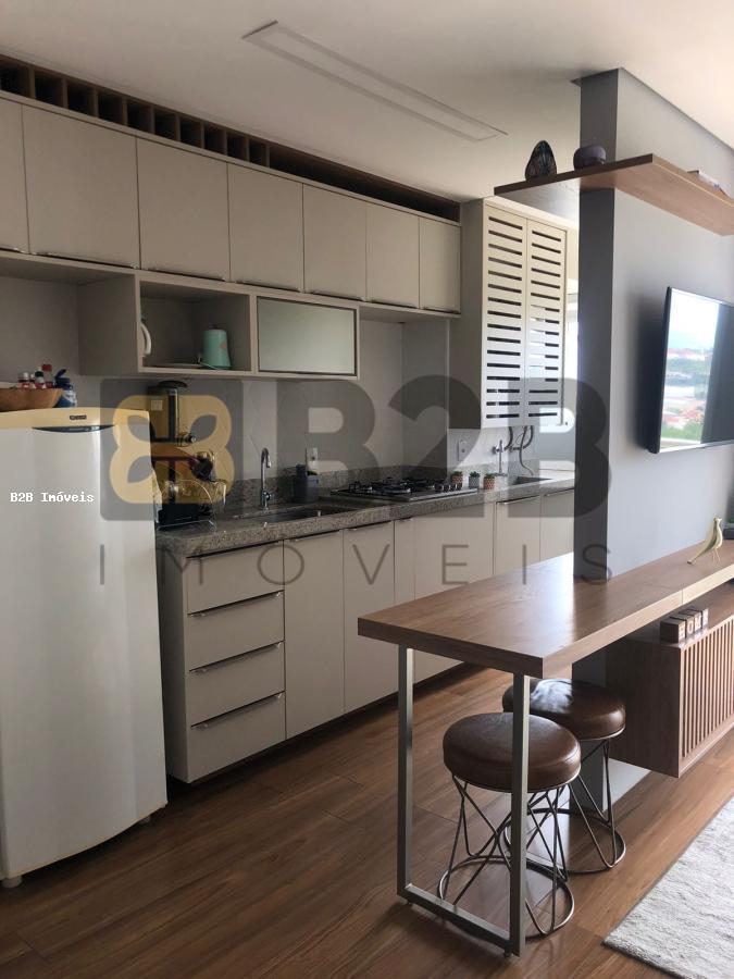 Apartamento à venda com 2 quartos, 65m² - Foto 1