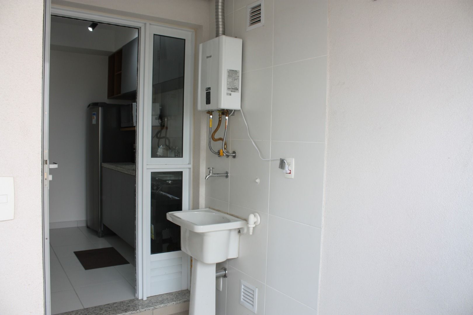 Apartamento para alugar com 2 quartos, 65m² - Foto 14