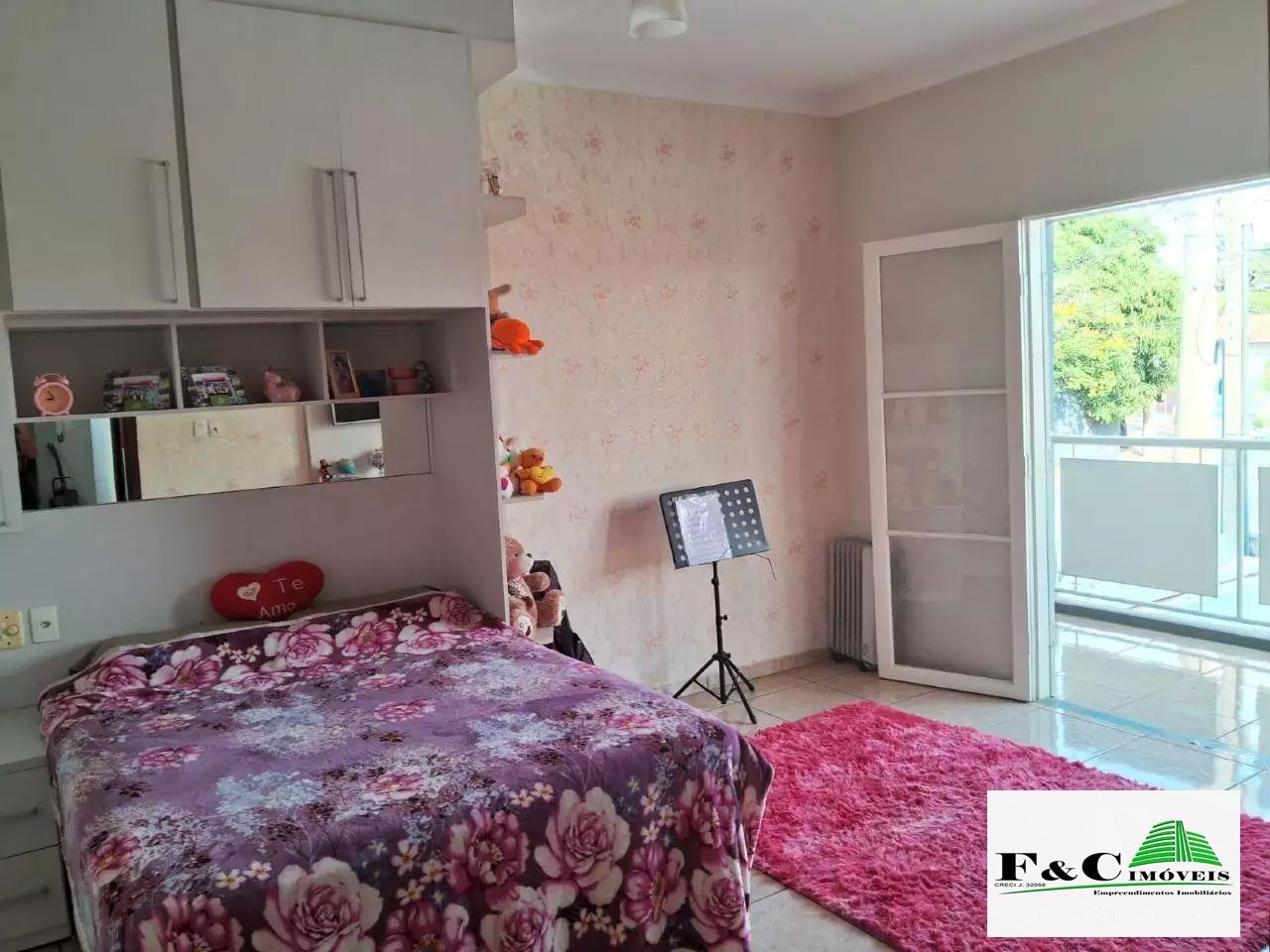 Casa à venda com 3 quartos, 200m² - Foto 5