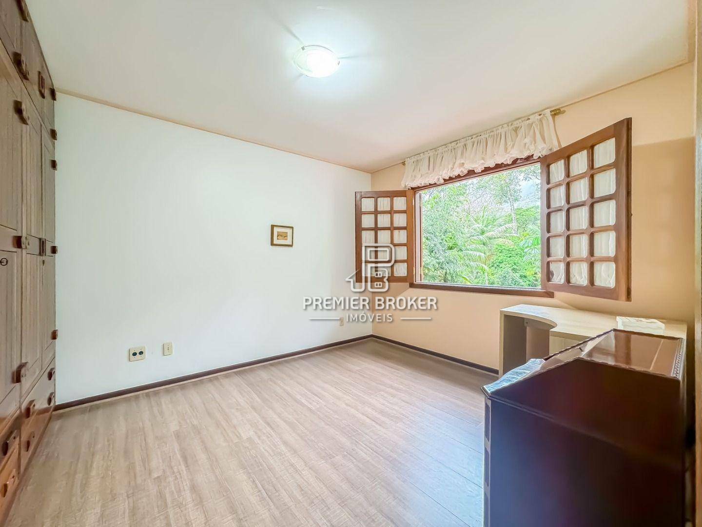 Casa de Condomínio à venda com 3 quartos, 200m² - Foto 37