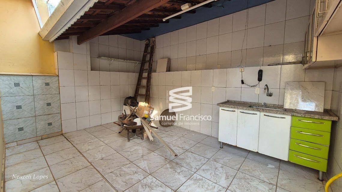 Casa à venda com 2 quartos, 90m² - Foto 6