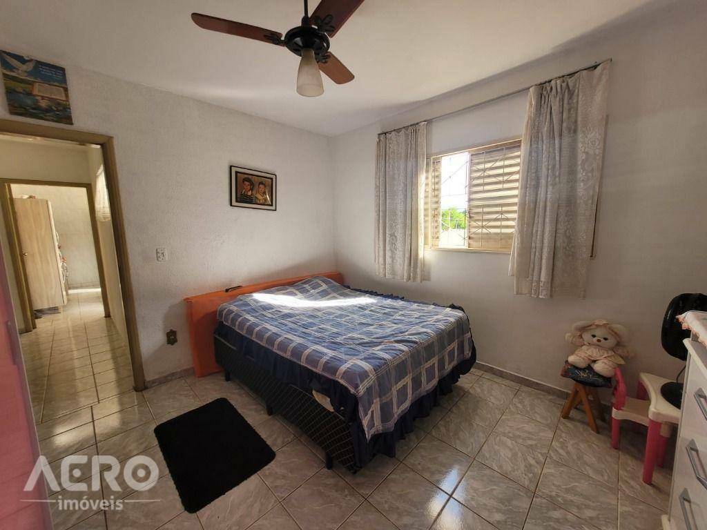 Casa à venda com 2 quartos, 156m² - Foto 13