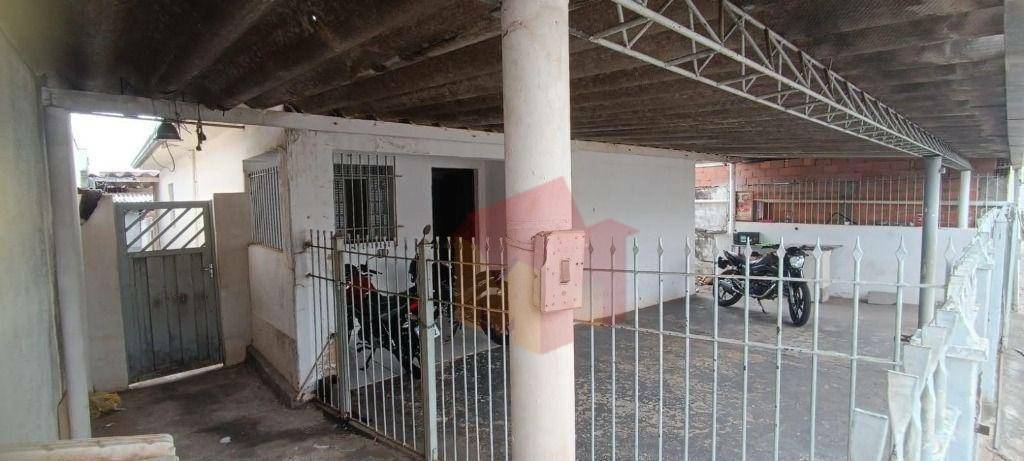 Casa à venda com 5 quartos, 100m² - Foto 3