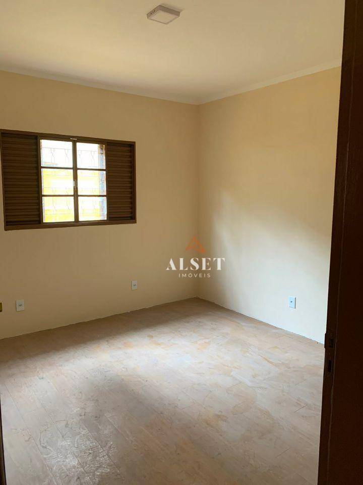 Sobrado à venda e aluguel com 3 quartos, 240m² - Foto 11