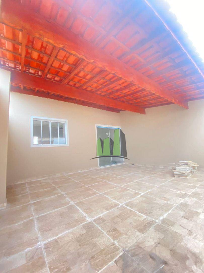 Casa à venda com 2 quartos, 84m² - Foto 2