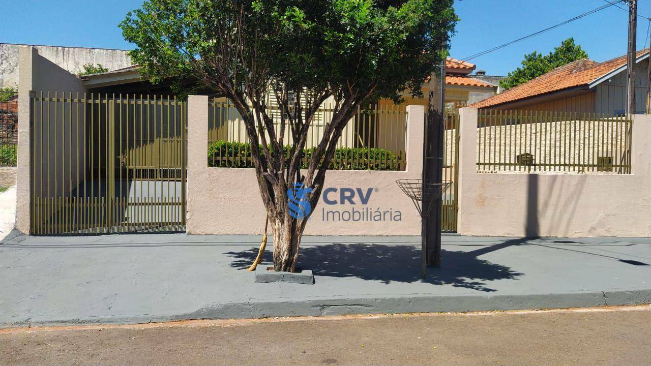 Casa à venda com 3 quartos, 200m² - Foto 1