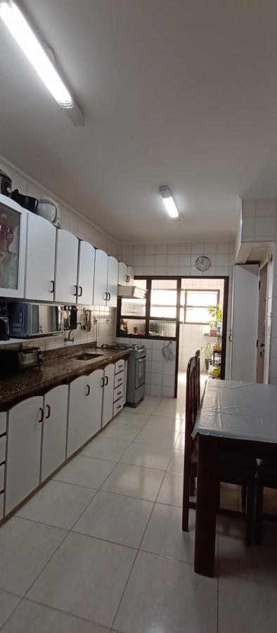 Apartamento à venda com 3 quartos, 110m² - Foto 11