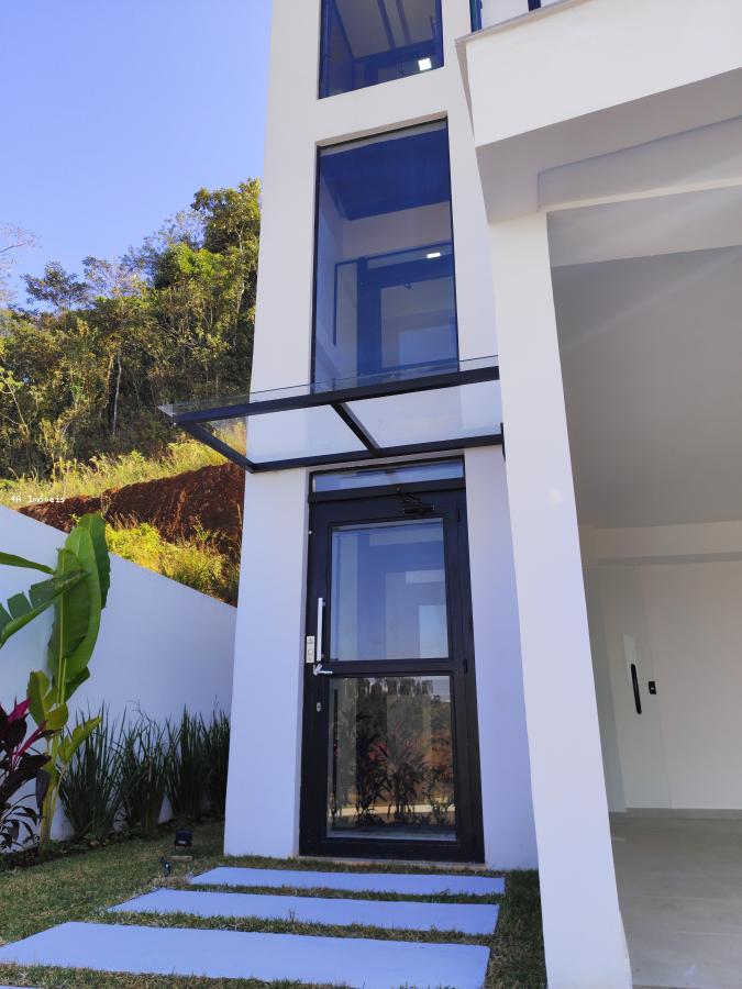 Casa de Condomínio à venda com 3 quartos, 258m² - Foto 4