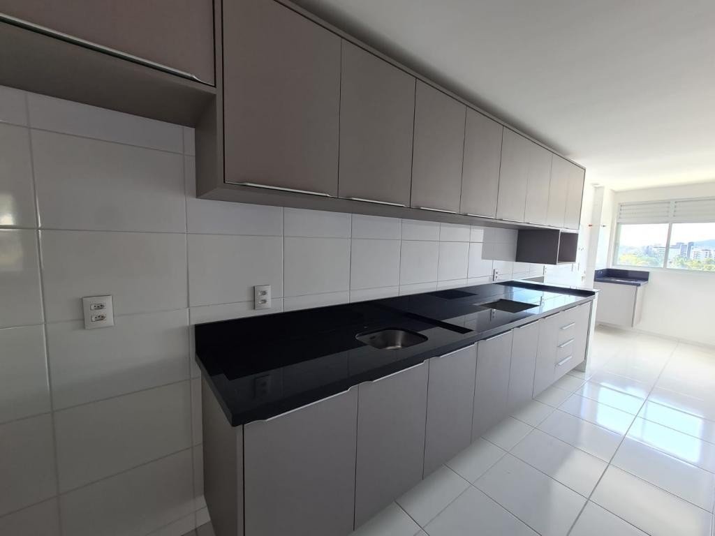 Apartamento à venda com 3 quartos, 138m² - Foto 2